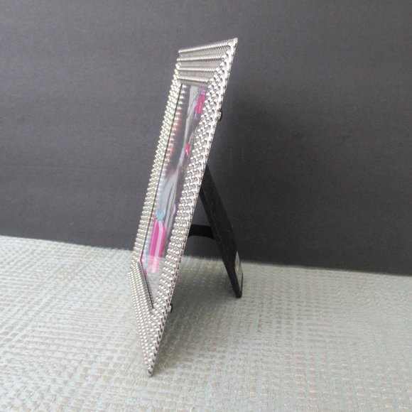 Concepts in Time For Picture Size 4" x 6" Silver Tone Metal Picture Frame - Picture 3 of 9